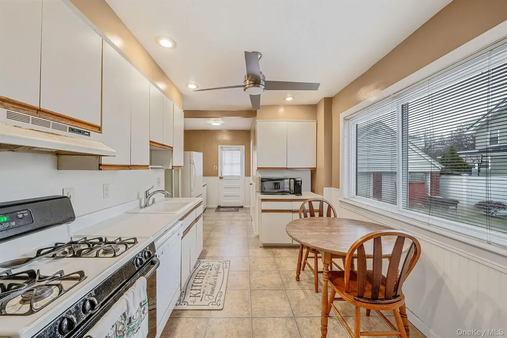 24718 137th Avenue Rosedale NY 11422