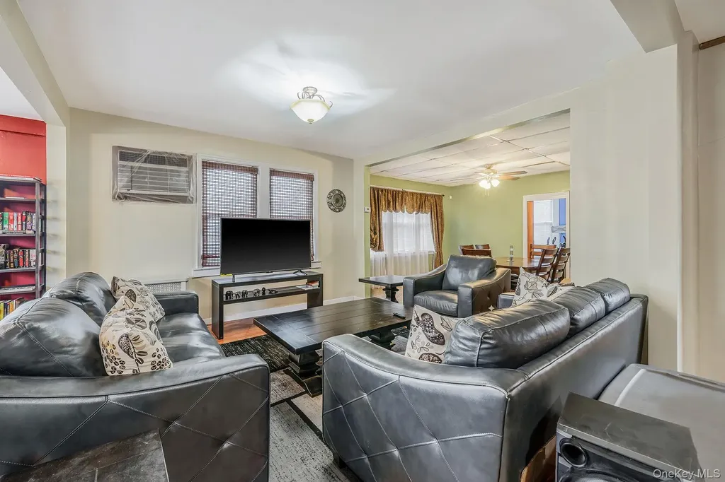 24718 137th Avenue Rosedale NY 11422
