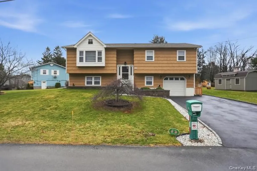 209 Summit Drive New Windsor NY 12553
