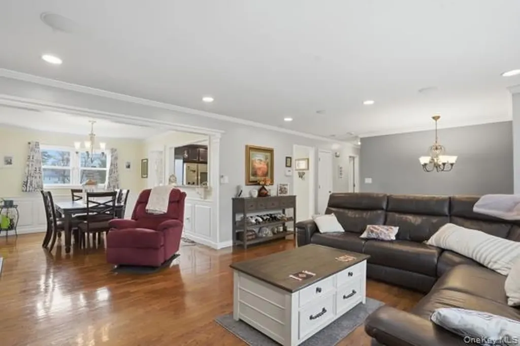 209 Summit Drive New Windsor NY 12553