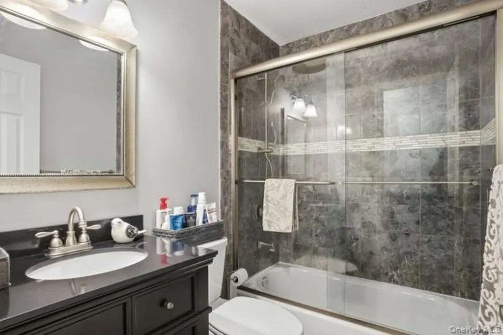 209 Summit Drive New Windsor NY 12553