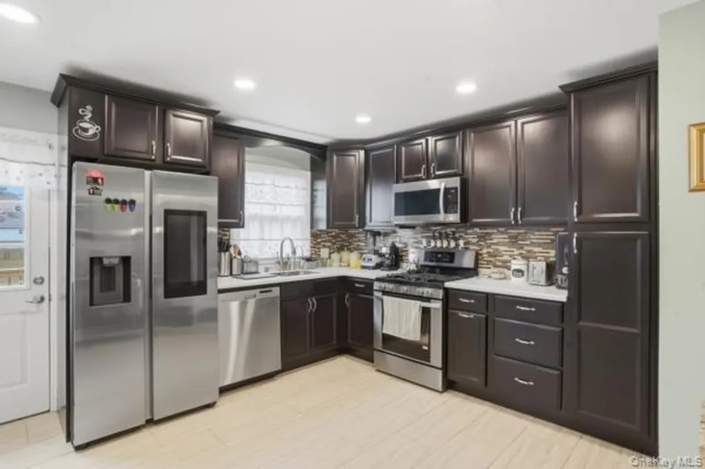 209 Summit Drive New Windsor NY 12553