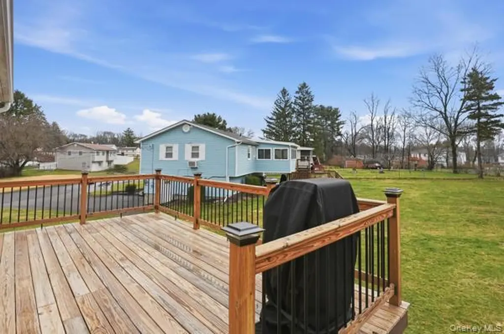 209 Summit Drive New Windsor NY 12553