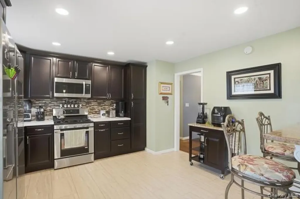 209 Summit Drive New Windsor NY 12553