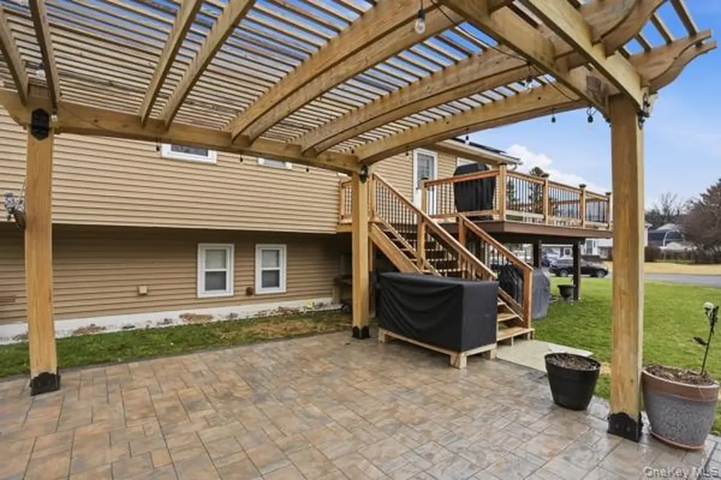 209 Summit Drive New Windsor NY 12553