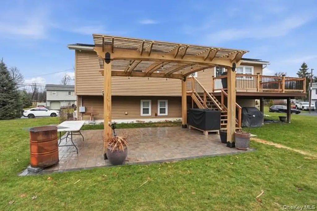 209 Summit Drive New Windsor NY 12553