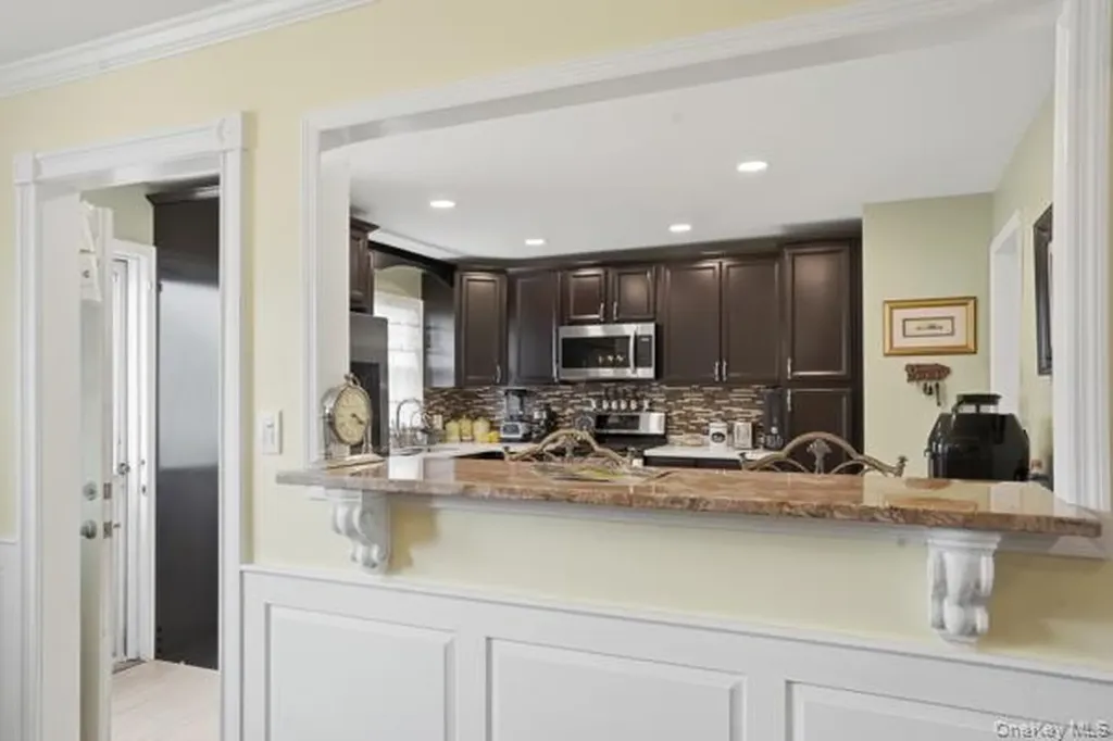 209 Summit Drive New Windsor NY 12553