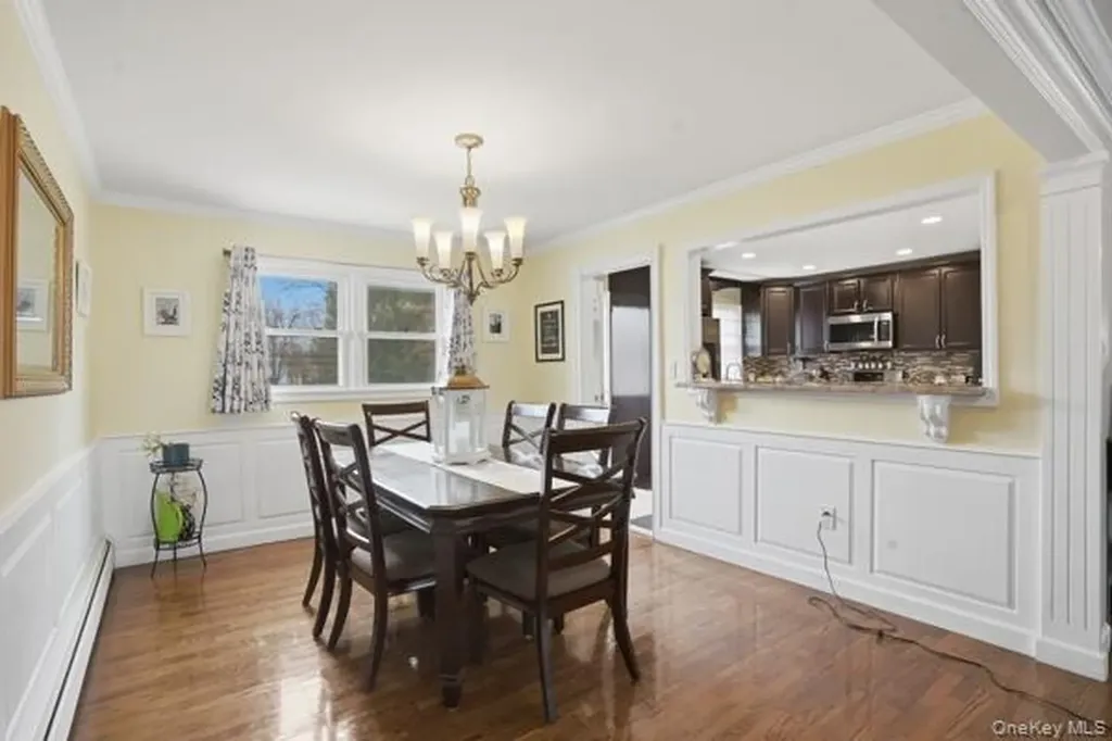 209 Summit Drive New Windsor NY 12553