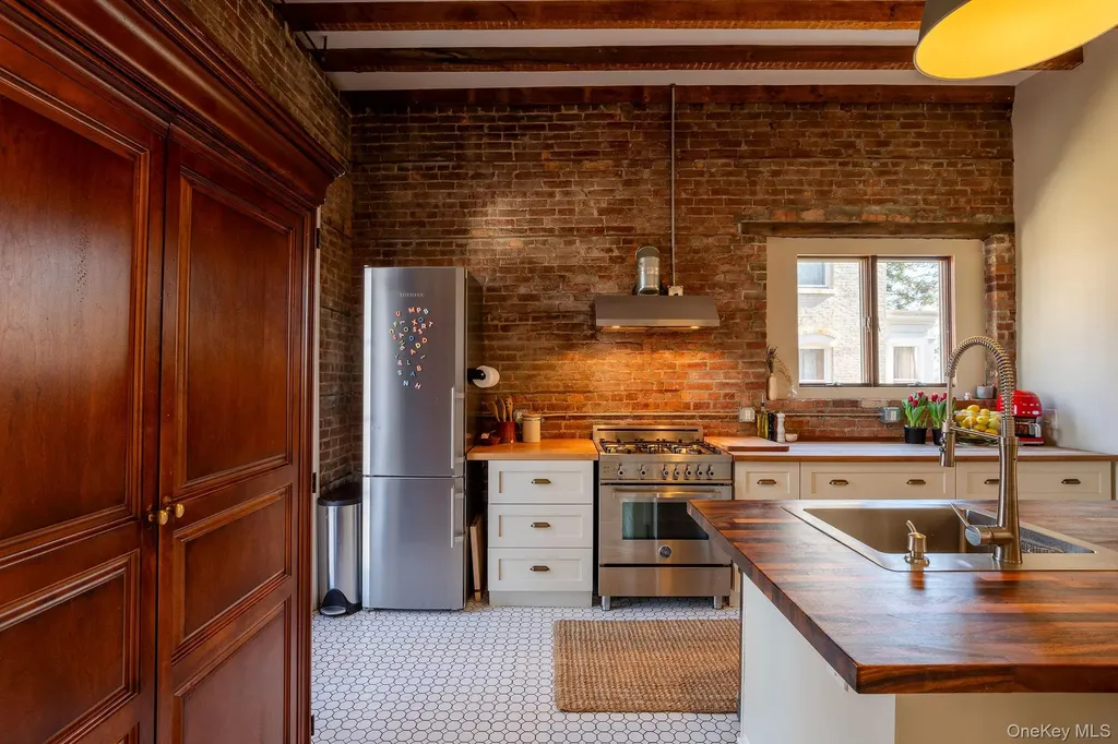 45 W Chestnut Street Kingston NY 12401