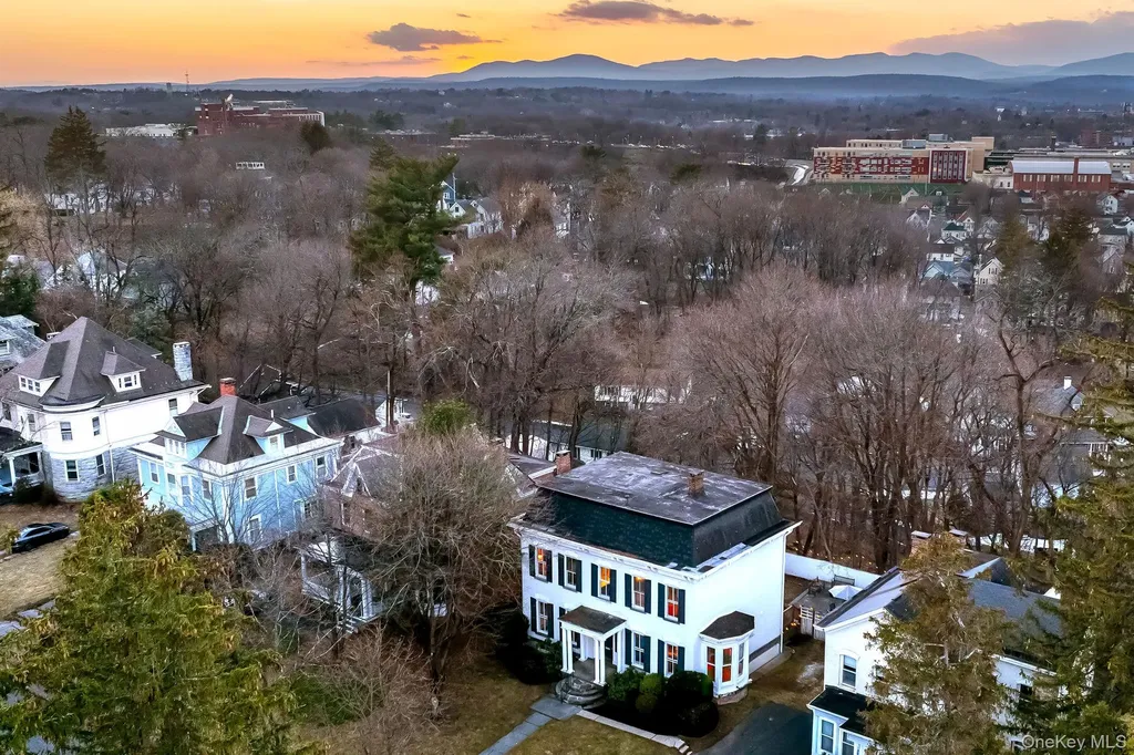 45 W Chestnut Street Kingston NY 12401