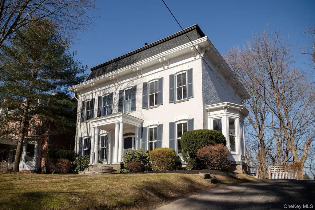 45 W Chestnut Street Kingston NY 12401