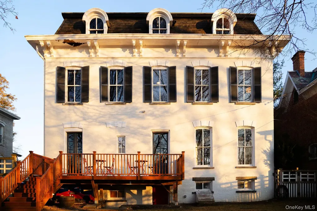 45 W Chestnut Street Kingston NY 12401