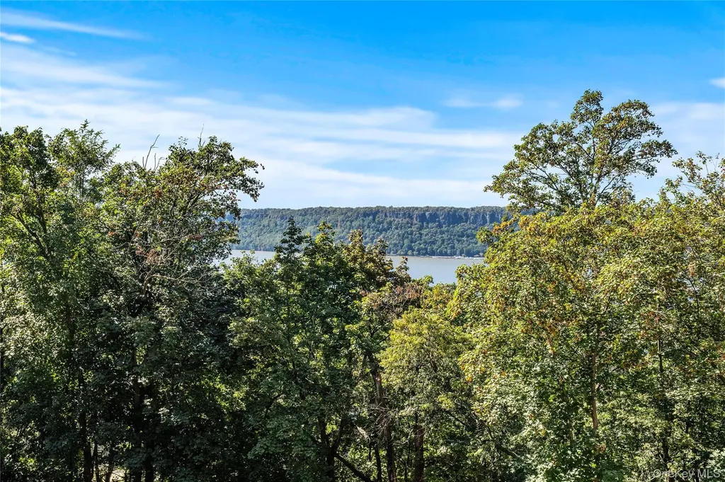 42 Pine Street Yonkers NY 10701