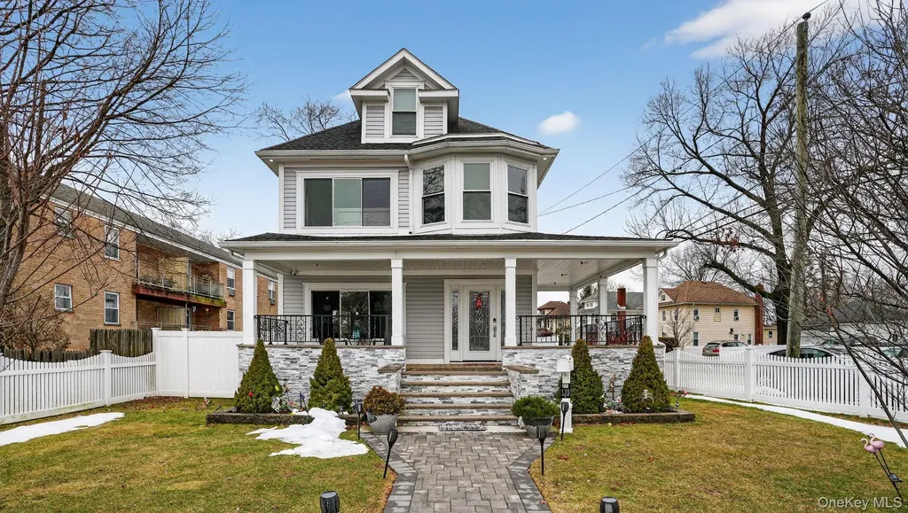 175 Hempstead Avenue Lynbrook NY 11563