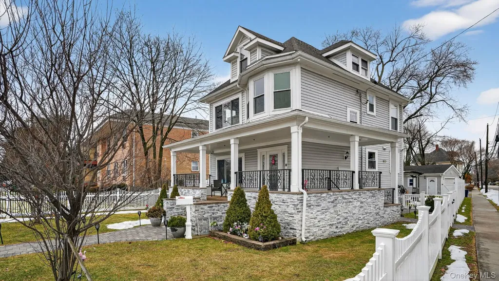 175 Hempstead Avenue Lynbrook NY 11563