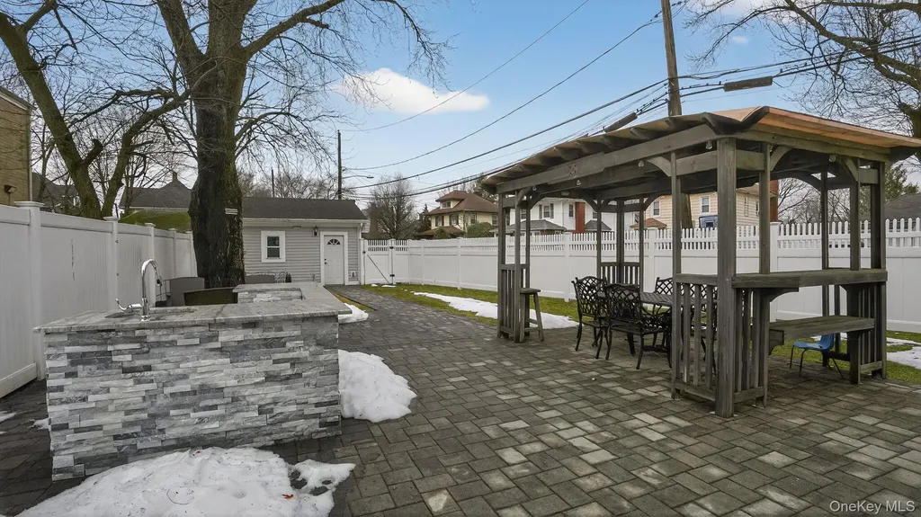 175 Hempstead Avenue Lynbrook NY 11563
