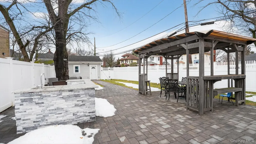 175 Hempstead Avenue Lynbrook NY 11563
