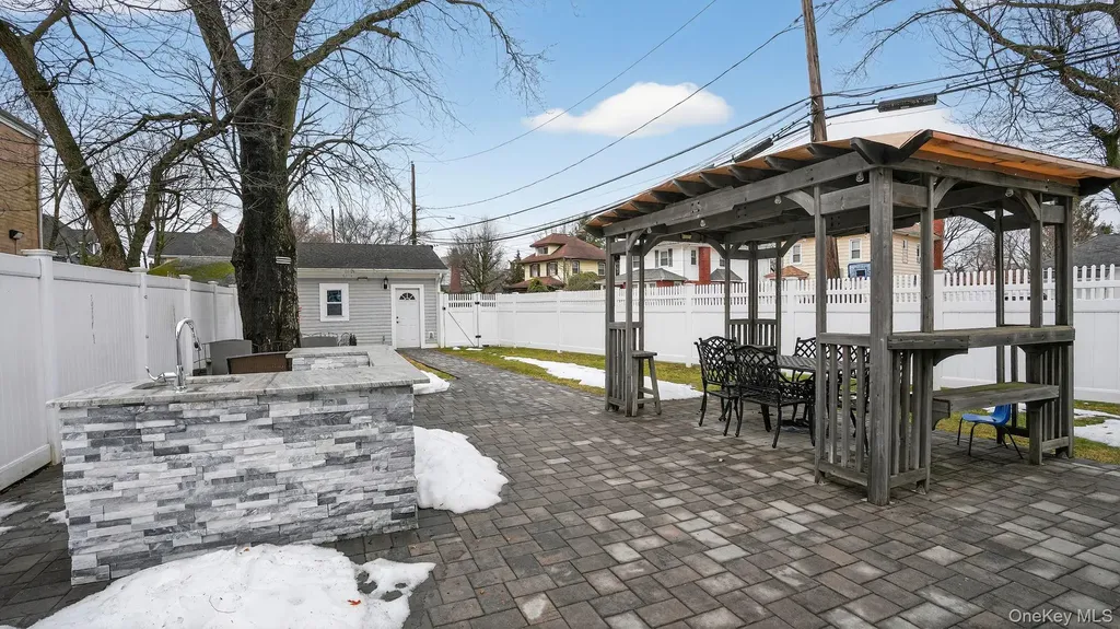 175 Hempstead Avenue Lynbrook NY 11563