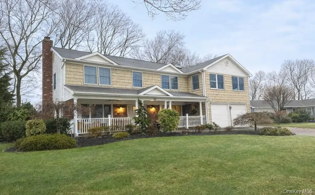 46 Wilmont Turn Coram NY 11727