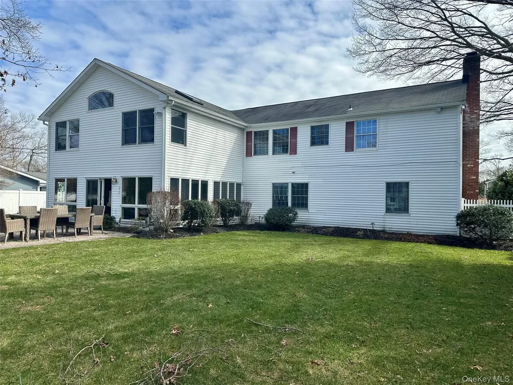 46 Wilmont Turn Coram NY 11727