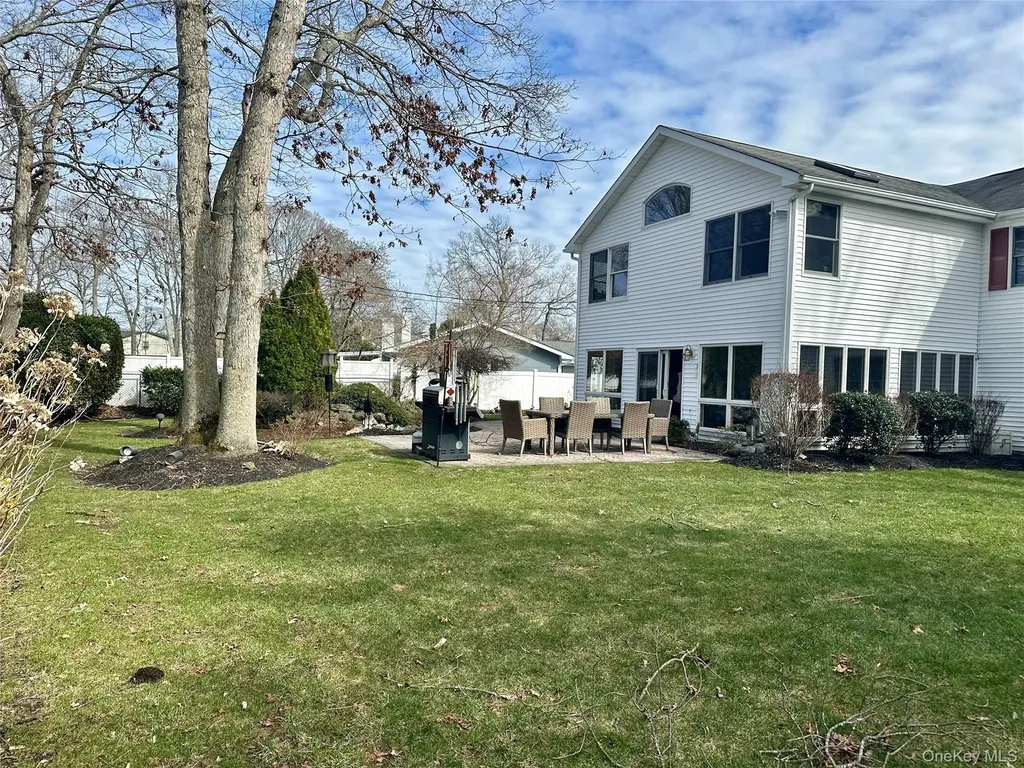 46 Wilmont Turn Coram NY 11727