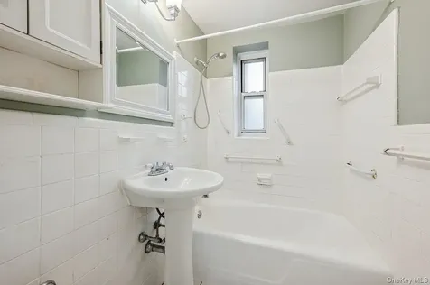 1 Oakridge Place Eastchester NY 10709