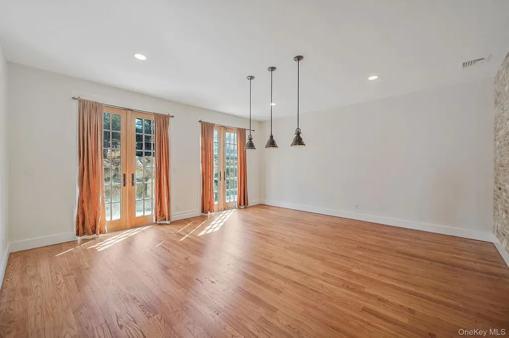 368 Main Street Setauket NY 11733