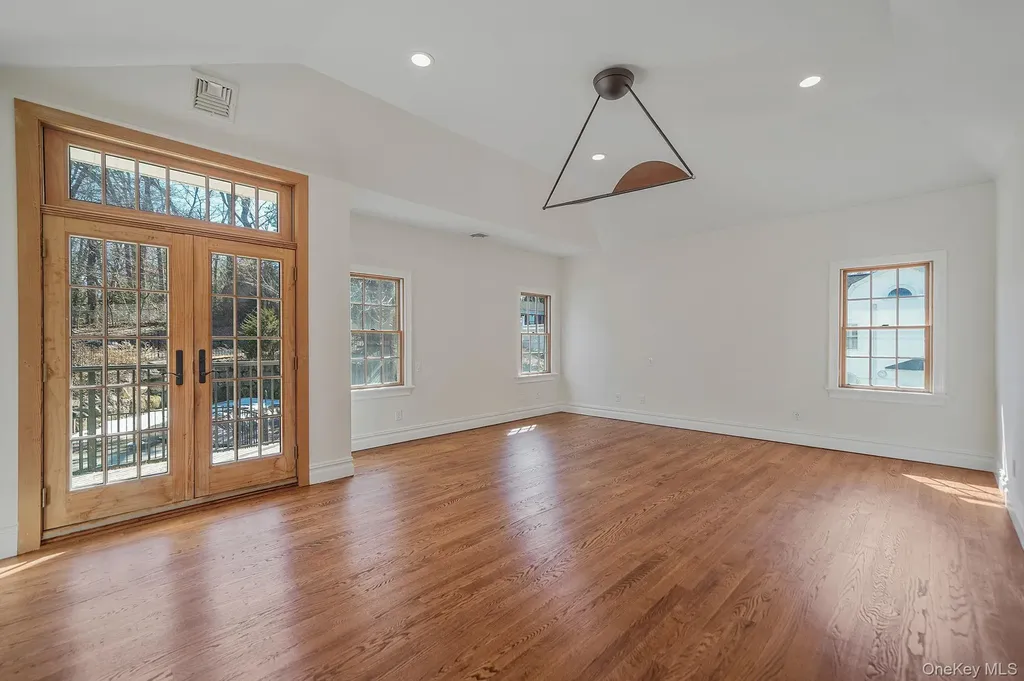 368 Main Street Setauket NY 11733