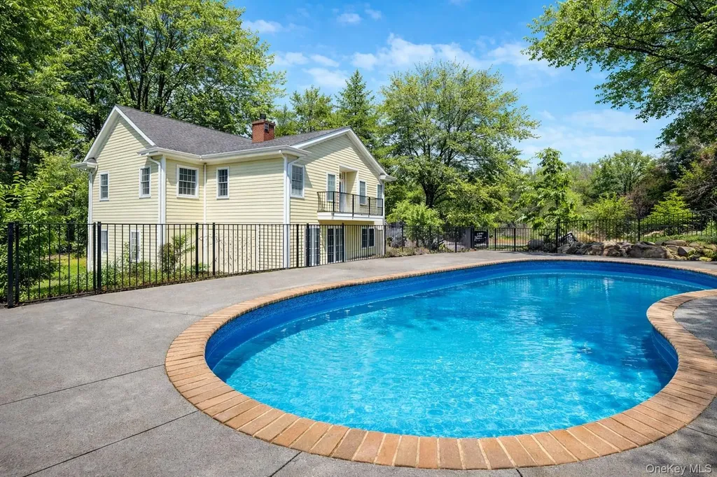 368 Main Street Setauket NY 11733