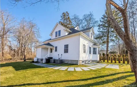 54 Hayground Road Water Mill NY 11976