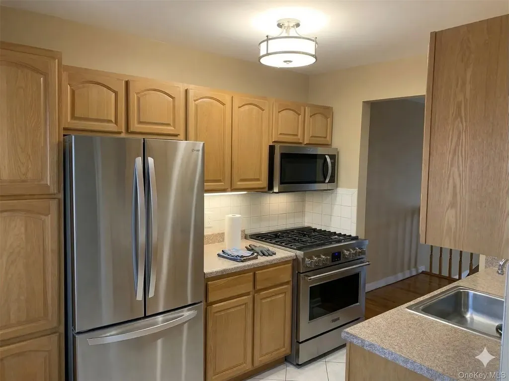 4216 E Tremont Avenue Bronx NY 10465