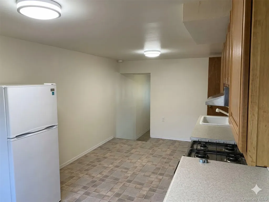 4216 E Tremont Avenue Bronx NY 10465
