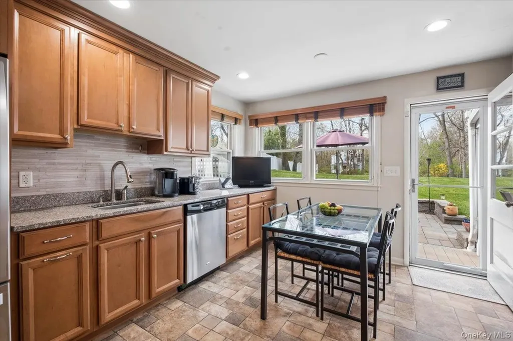 12 Collyer Place White Plains NY 10605