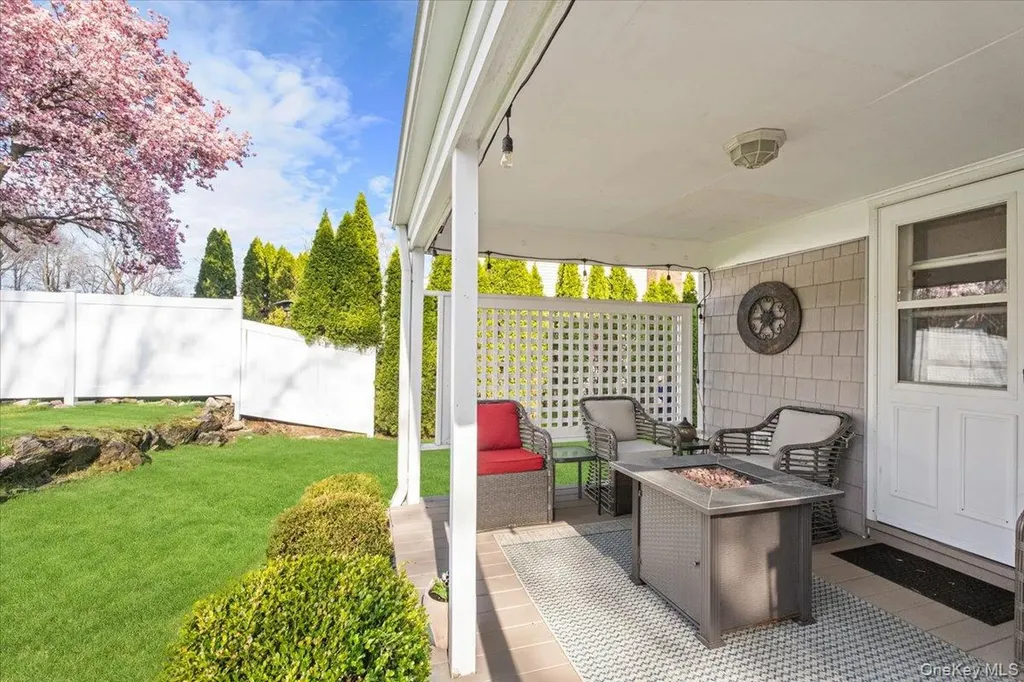12 Collyer Place White Plains NY 10605