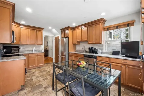 12 Collyer Place White Plains NY 10605