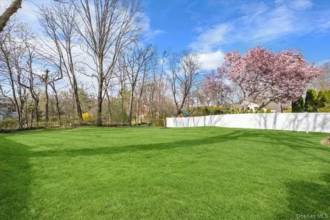 12 Collyer Place White Plains NY 10605