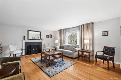 12 Collyer Place White Plains NY 10605
