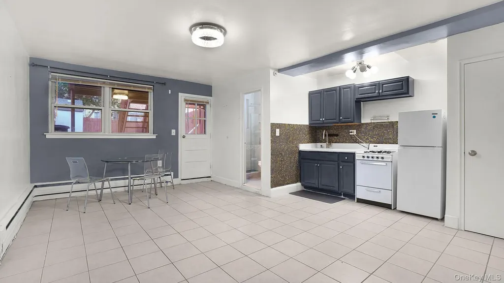 2524 Radcliff Avenue Bronx NY 10469