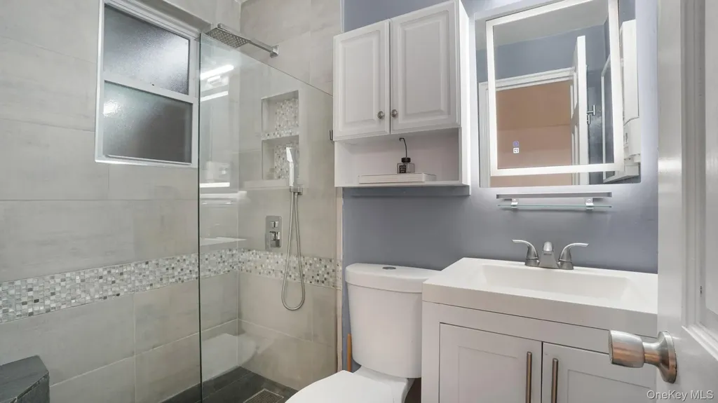 2524 Radcliff Avenue Bronx NY 10469