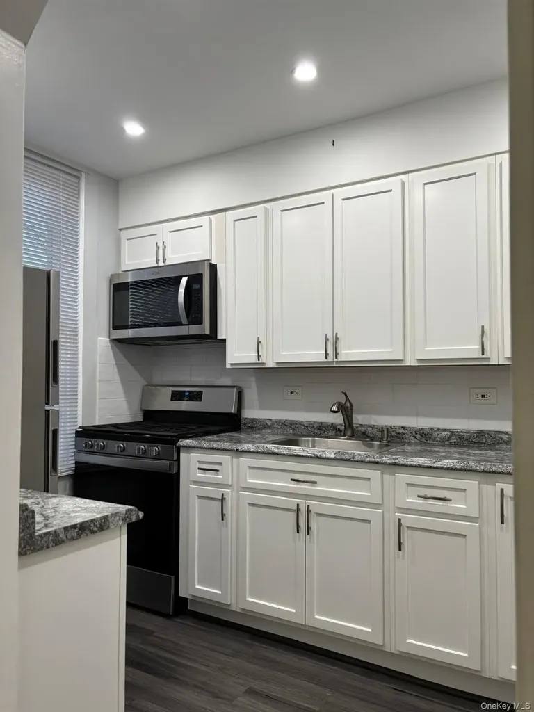 71-29 Myrtle Avenue Glendale NY 11385