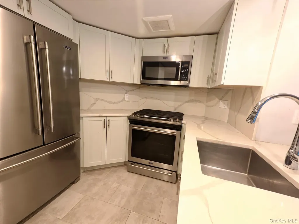 10 Stewart Place White Plains NY 10603