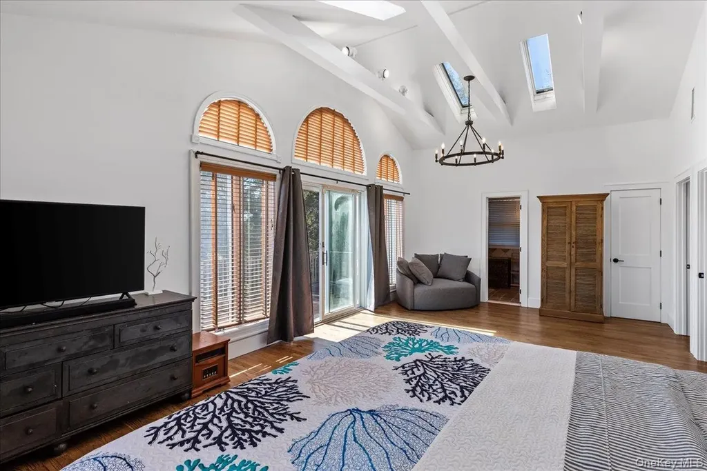 20 Alanson Lane Hampton Bays NY 11946