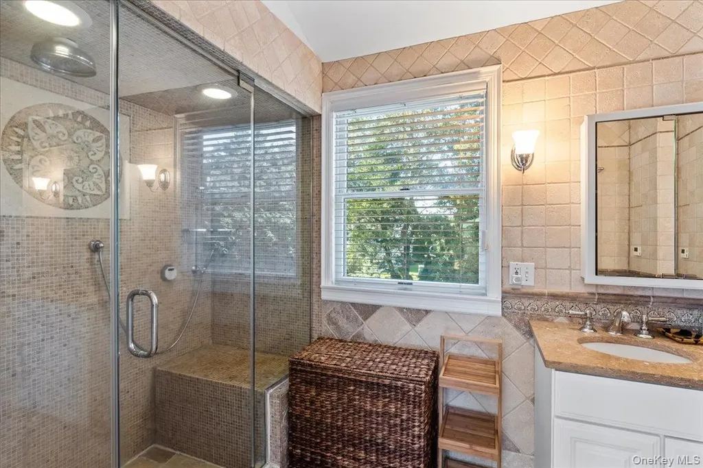 20 Alanson Lane Hampton Bays NY 11946