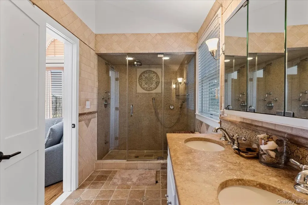 20 Alanson Lane Hampton Bays NY 11946