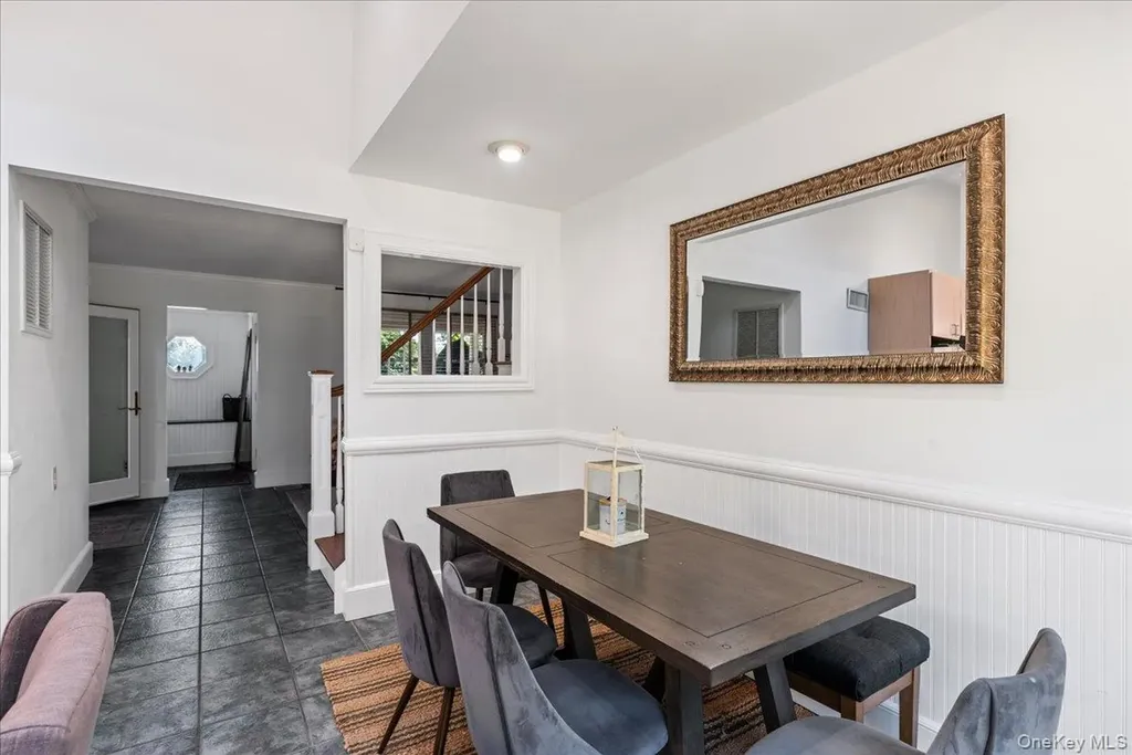 20 Alanson Lane Hampton Bays NY 11946