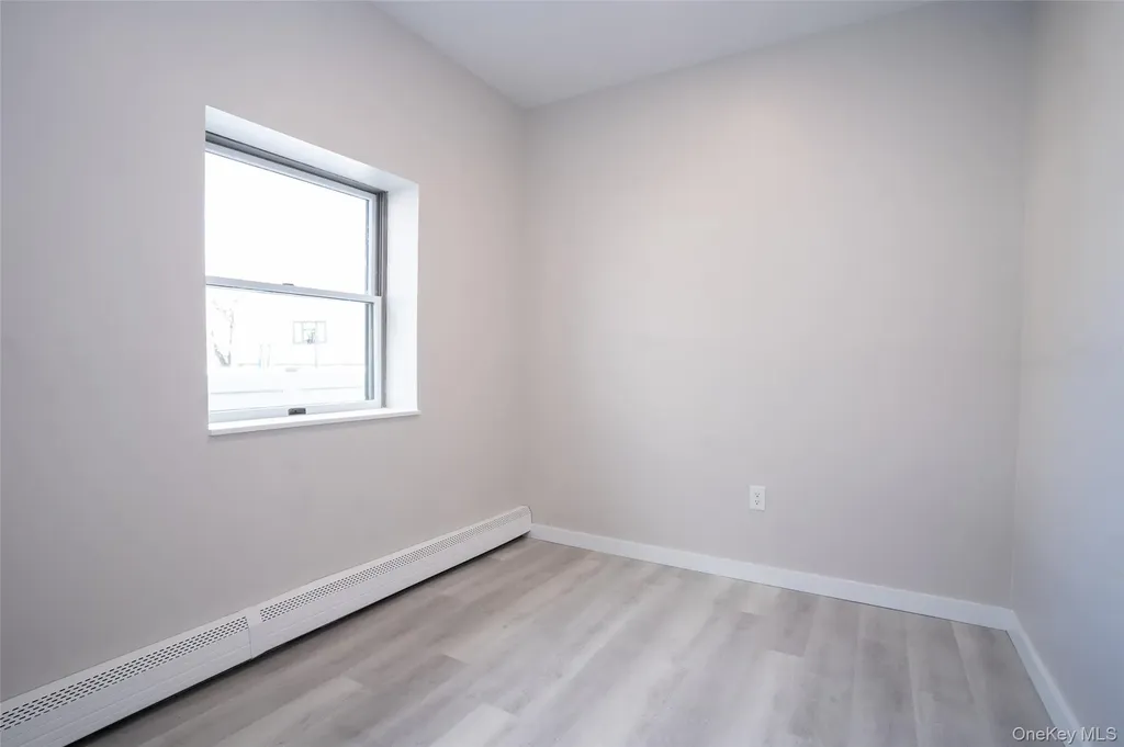 4001 Broadway Island Park NY 11558