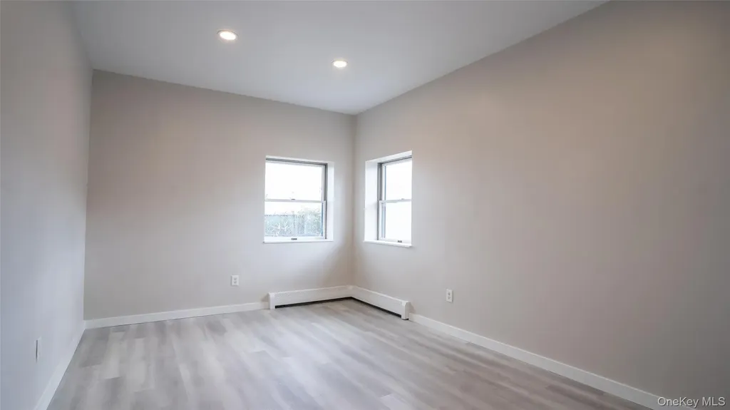 4001 Broadway Island Park NY 11558