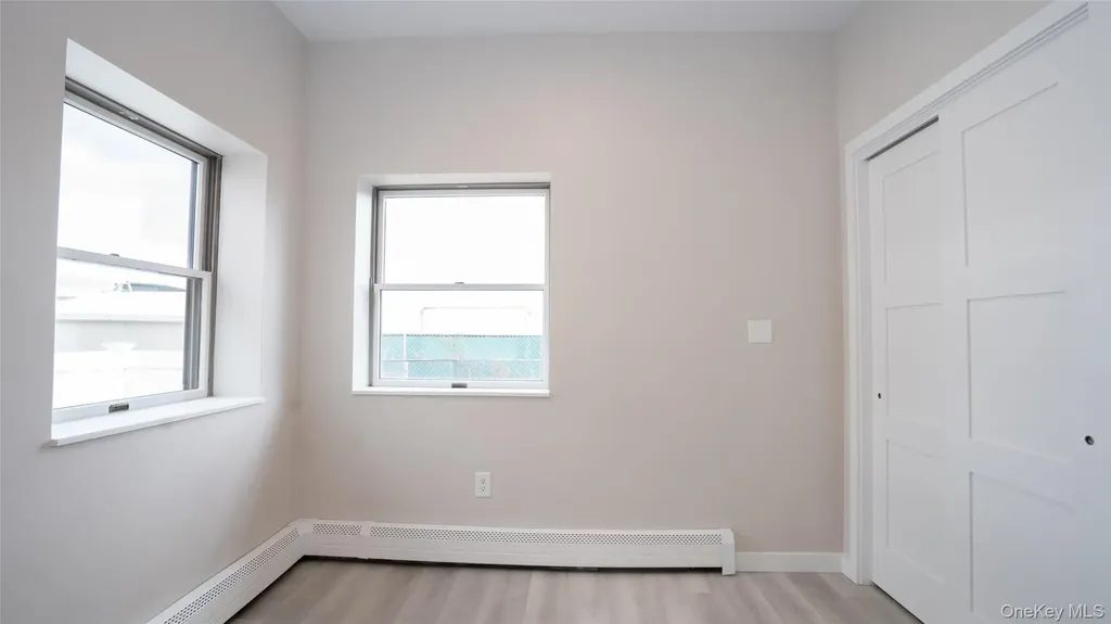 4001 Broadway Island Park NY 11558