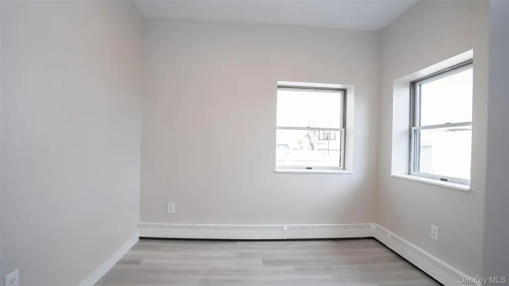 4001 Broadway Island Park NY 11558