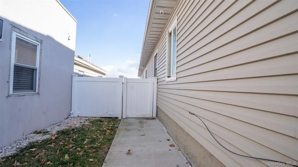 4001 Broadway Island Park NY 11558
